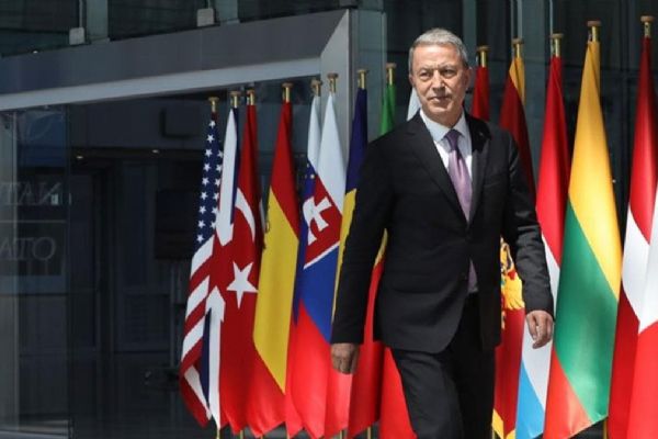 Bakan Akar, Katarlı mevkidaşı ile bir araya geldi