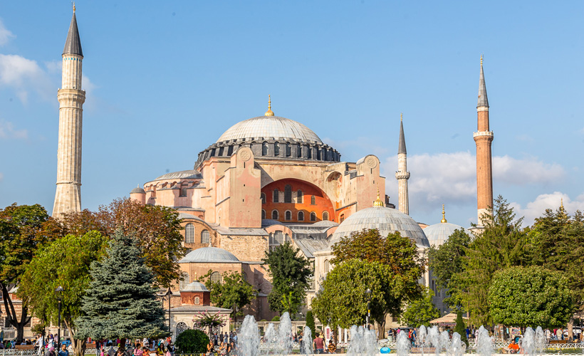 Yunanistan’dan Papa'ya: Ayasofya kararının iptali için tüm nüfuzunu kullan