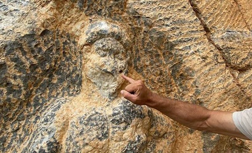Bursa'da 2 bin yıllık Herkül kaya kabartması tahrip edildi