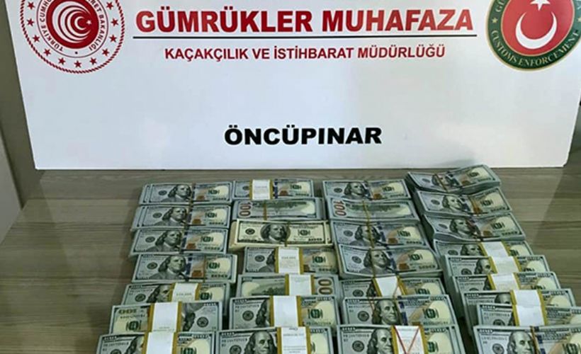300 bin ABD Doları Suriye'ye götürülmeye çalışılırken ele geçirildi