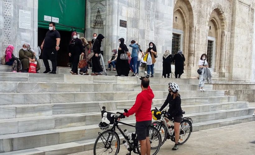 Bisiklet Gezginleri Ulu Camiyi Çok Beğendi