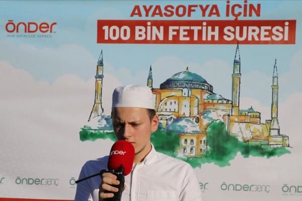 Ayasofya Camisi için Fetih Suresi okundu