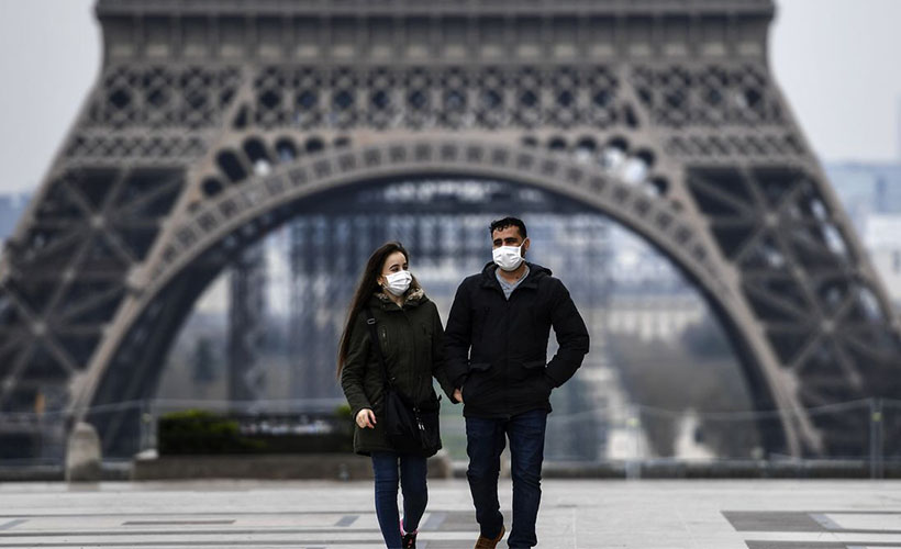 Fransa'da sokakta da maske takma zorunluluğu