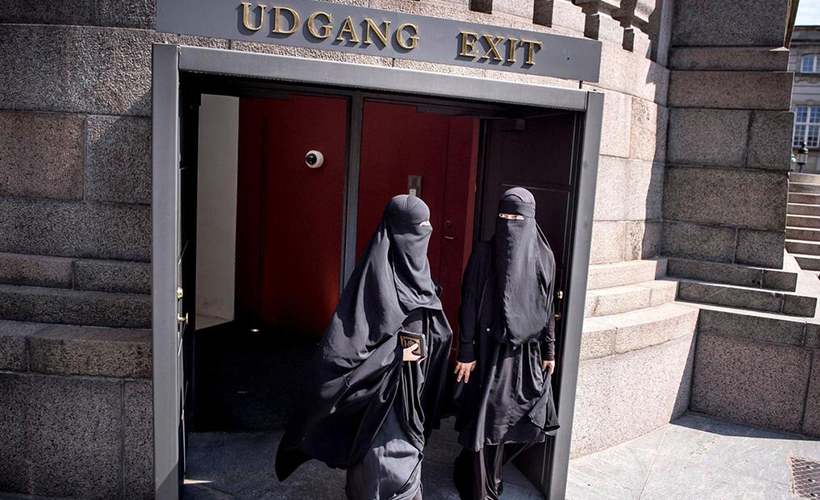 Almanya’nın 3. büyük eyaletindeki okullarda çarşaf ve peçe yasaklandı