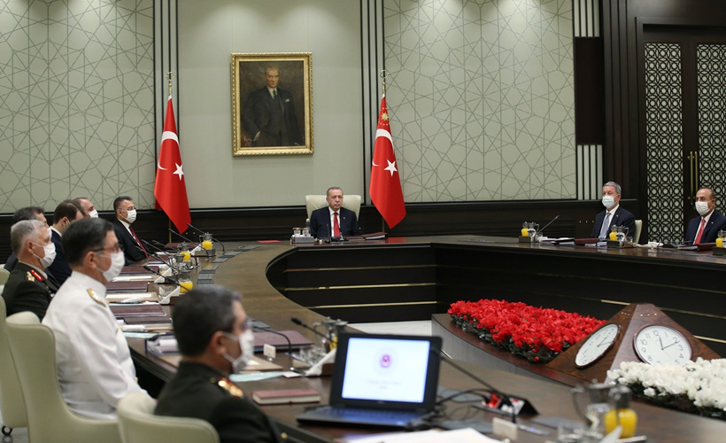 YAŞ toplantısında kritik karar: Metin Temel ile Zekai Aksakallı emekli oldu