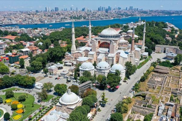 Ayasofya Camisi'nin açılışı için bazı yollar trafiğe kapatıldı