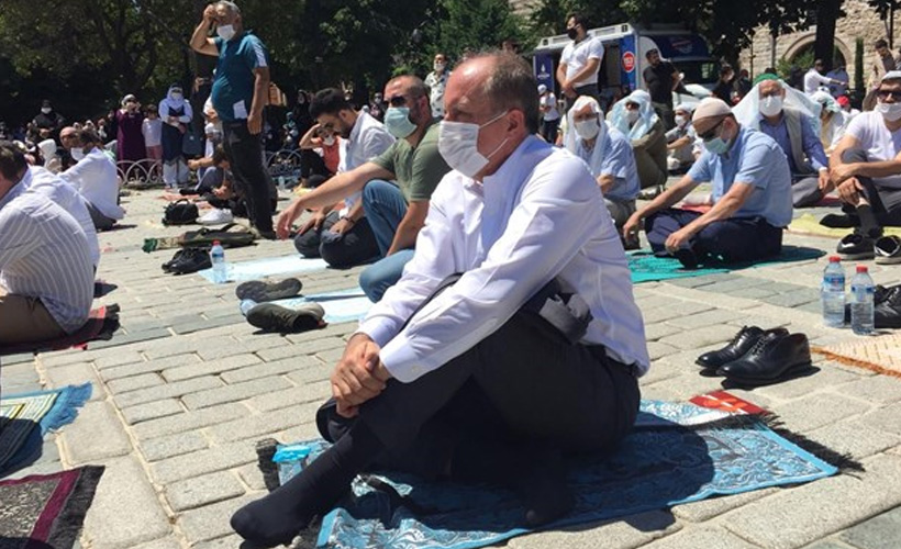 Muharrem İnce, Cuma namazını Sultanahmet’te kıldı