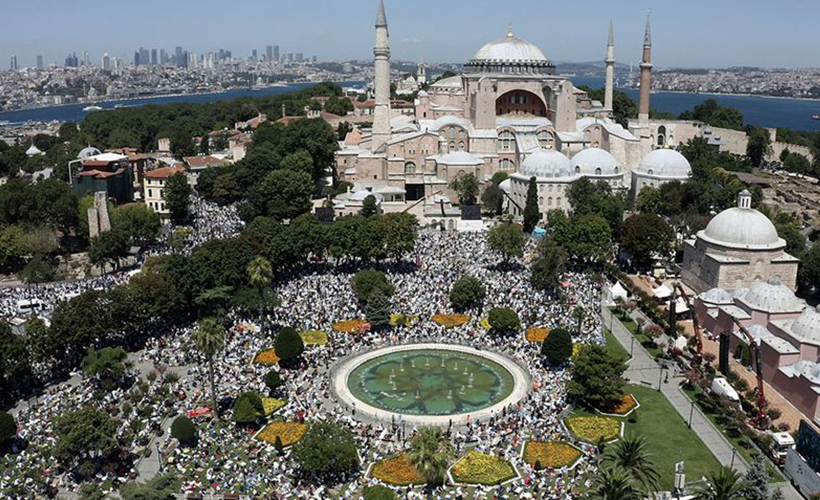 Ayasofya’daki ilk cuma namazı Katar ve Japon basınında yankı buldu