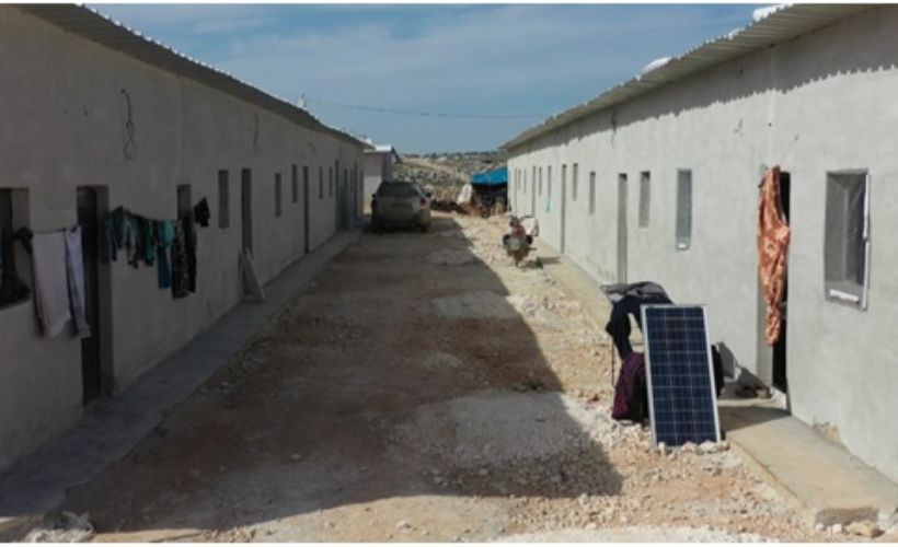 İdlibli savaş mağduru ailelere evleri teslim edildi