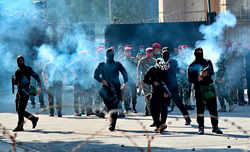 Bağdat'ta, hükümet karşıtı gösterilerde kan aktı