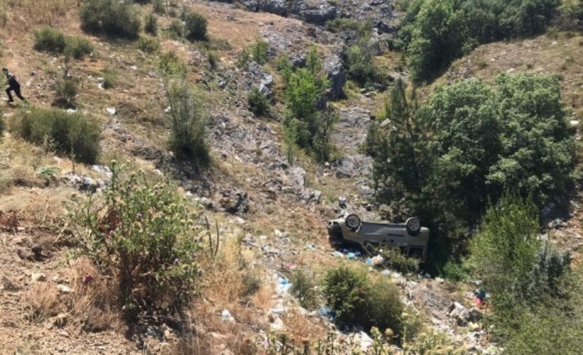 Karabük'te viraja hızlı giren araç şarampole yuvarlandı