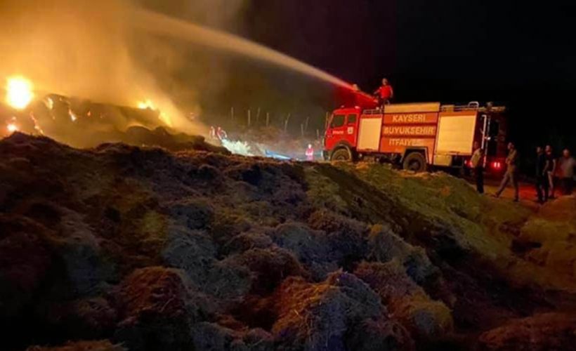 Develi'deki samanlıkta çıkan yangın büyük hasar meydana getirdi