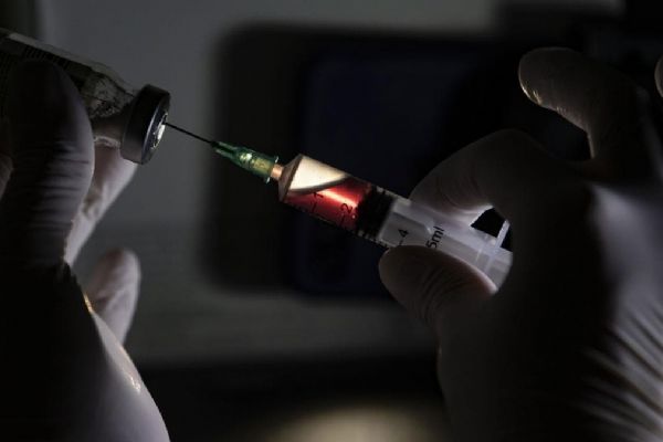 Çinli yetkili, aşı denemelerinde gönüllü olmuş