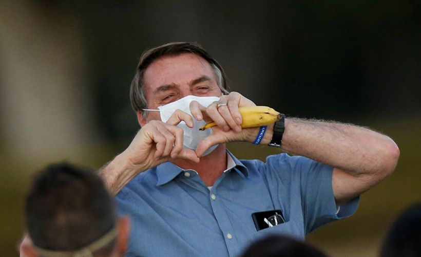 Sağlık çalışanları, salgını hafife alan Bolsonaro'yu UCM'ye şikayet etti