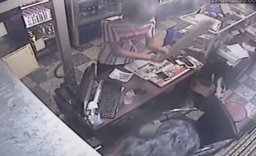 Trabzon'da sigara alma bahanesiyle giren şahıs çivili kalasla saldırdı