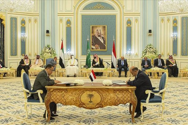 Yemen'deki BAE destekli Güney Geçiş Konseyi 'özerklik'ten vazgeçecek