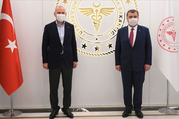 Bakanlar Koca ve Soylu Kovid-19'u görüştü