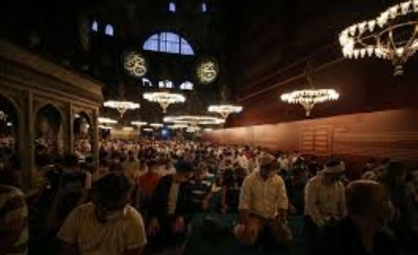 Ayasofya-i Kebir Cami-i Şerifi'ne ziyaretler sürüyor