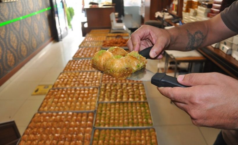 Kars'ta tatlıcılarda bayram hareketliliği
