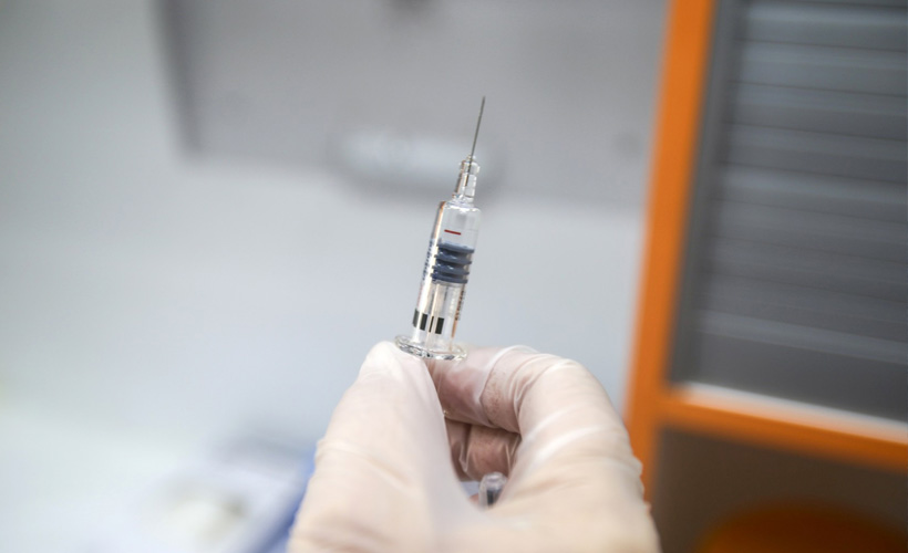 Rusya’nın koronavirüs aşışı hazır: Piyasaya sürüleceği tarih belli oldu