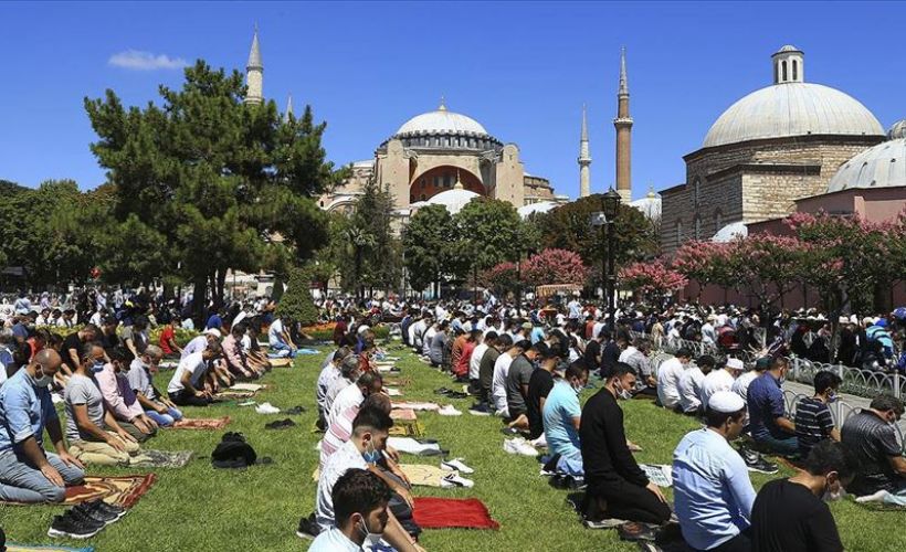 Ayasofya-i Kebir Cami-i Şerifi'nde bayram yoğunluğu
