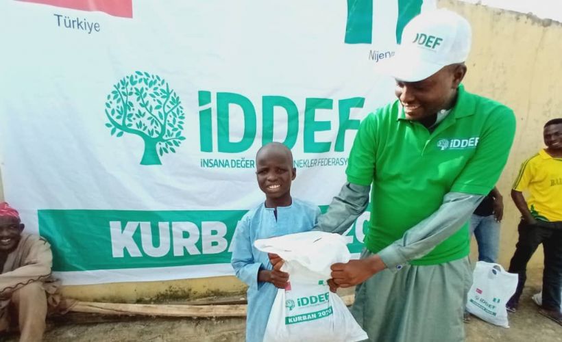 İDDEF, 2,8 milyon yoksul kimseye bayram sevinci yaşattı