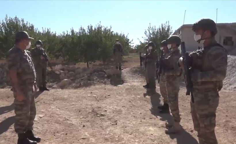 Suriye'de görevli Mehmetçik Kurban Bayramı'nı elleri tetikte kutladı