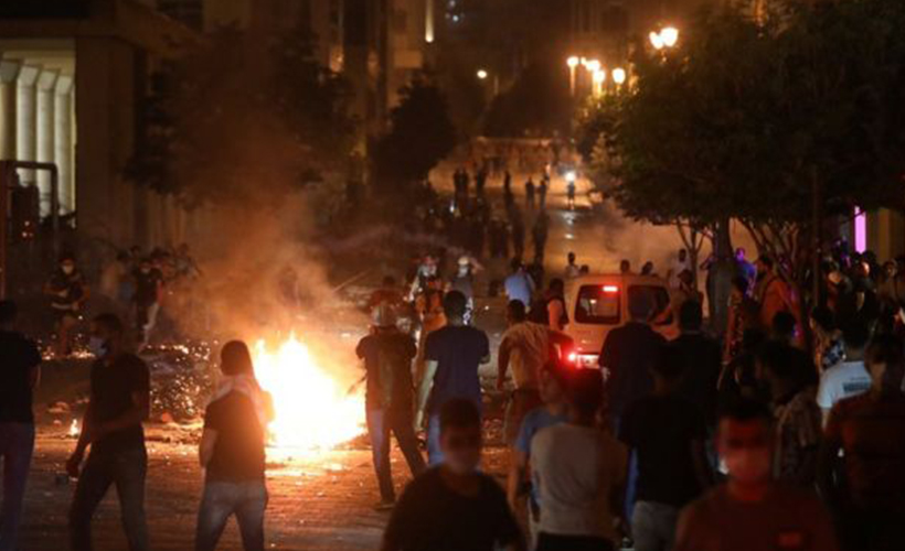 Lübnan'da protestocular polisle çatıştı