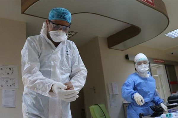 Türkiye'de Kovid-19 tedavisi tamamlananların sayısı 221 bin 574 oldu