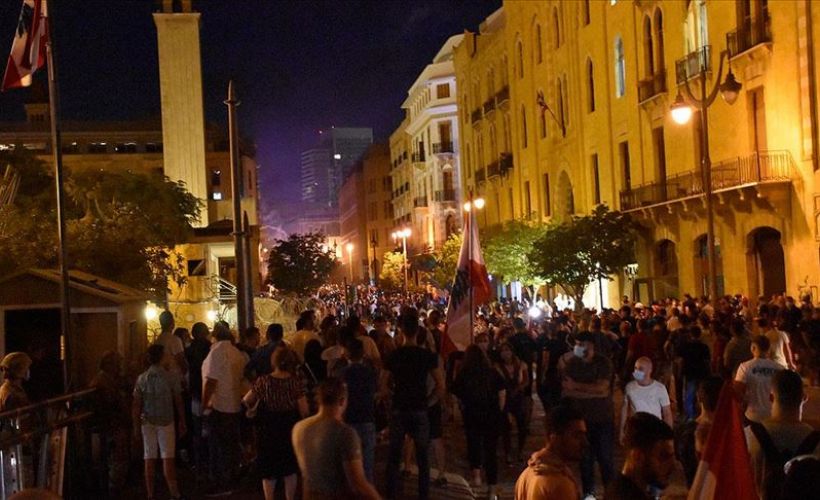 Beyrut'ta güvenlik güçleri protestoculara müdahale ediyor