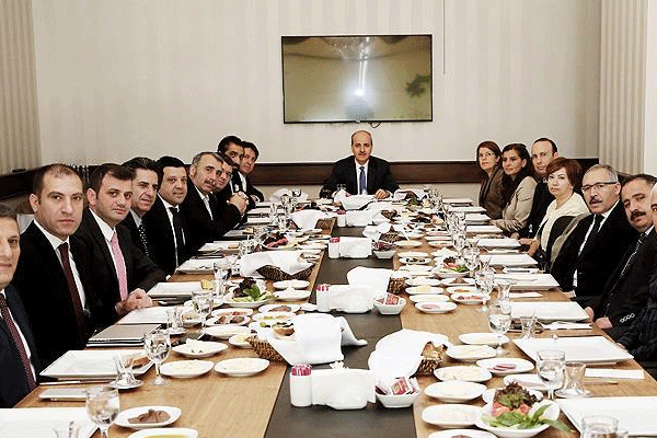 Kurtulmuş gazetecilerle görüştü