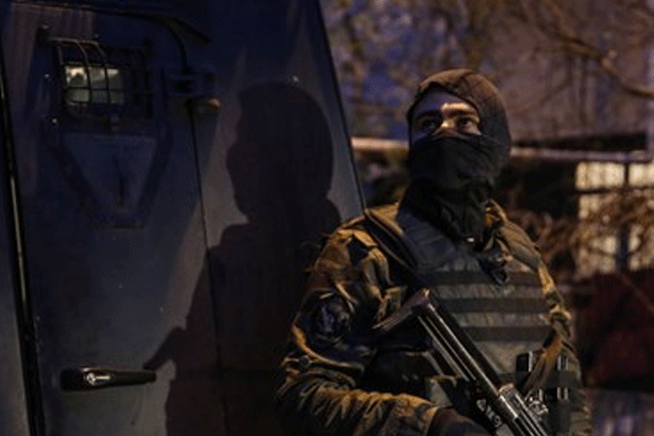 İstanbul'da şafak operasyonu