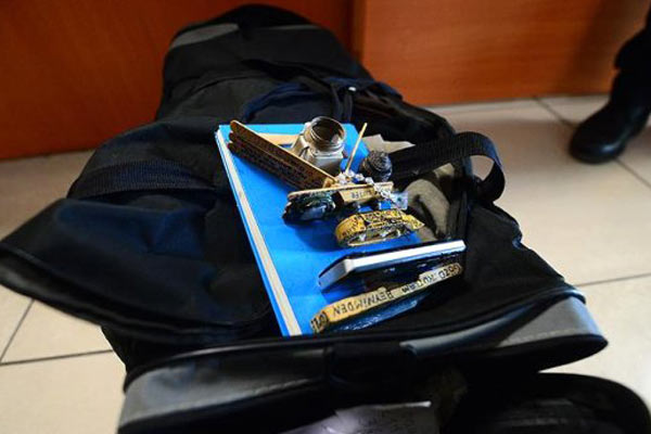 Adliyeye şüpheli düzenekle girmeye çalıştı