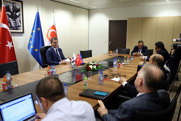 Ömer Çelik: İslamofobi üretenler, Erdoğanfobi de üretiyor