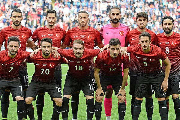 Milli maçın hakemi belli oldu