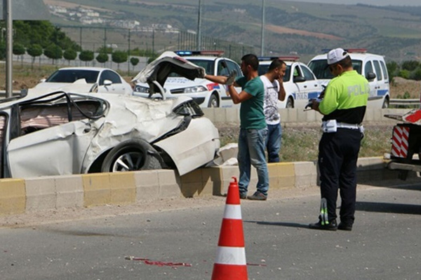 AK Partili başkan ve emniyet müdürü kazada yaralandı