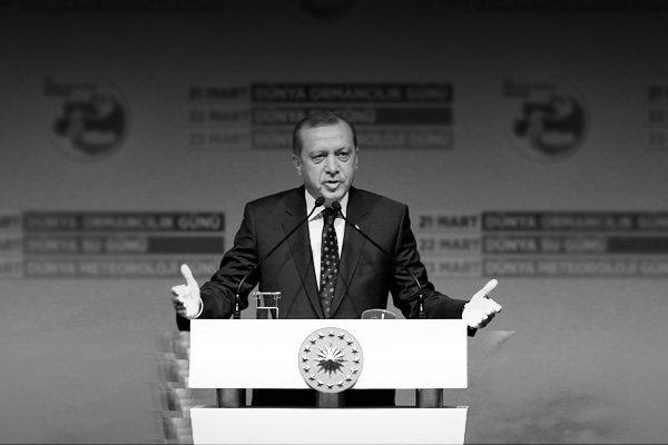 Karar gazetesi Ak Parti ve Erdoğan'ı eleştiren 4 köşe yazısı ile çıktı