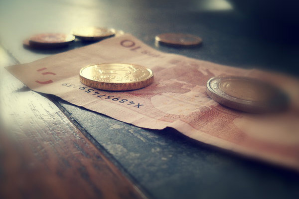 Lüks sayılabilecek eşyalar için zekât vermek gerekir mi?