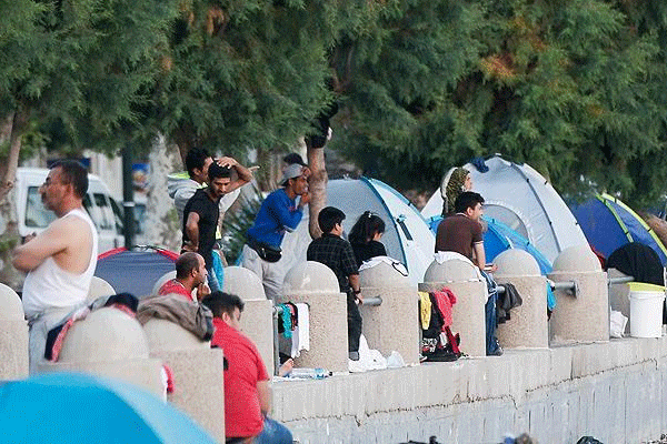 Göçmen kampında kavga