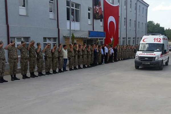 Yemin töreninde fenalaşan er hayatını kaybetti