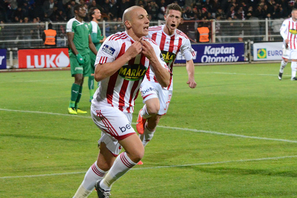 'Aatıf Chahechouhe, Fenerbahçe ile anlaştı'