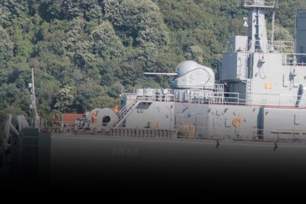 Ruslar Boğaz'dan provokatif şekilde geçti