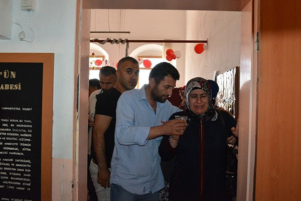 Eşi öldü muhtarlık ona kaldı