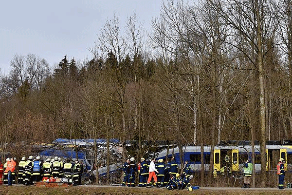 Belçika'da iki tren çarpıştı: Ölü ve yaralılar var