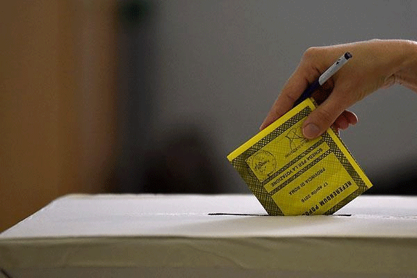 İtalya'da oy işlemi sona erdi