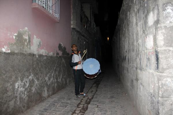Sur’da silah değil, davul sesi yankılandı