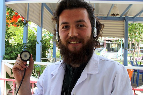 İşitme engelli doktor adayına 'özel steteskop'