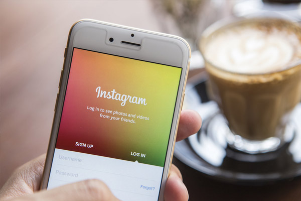 Instagram'da haber kaynağı sistemi başladı