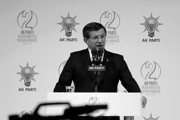 CHP'li Toprak: Davutoğlu neden gitti?