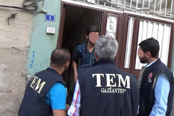 Gaziantep'te 'FETÖ' operasyonu: 4 gözaltı